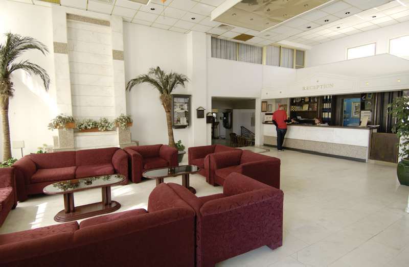 Crown Resorts Henipa Ларнака Екстериор снимка