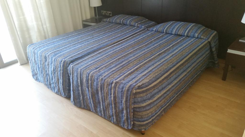 Crown Resorts Henipa Ларнака Екстериор снимка